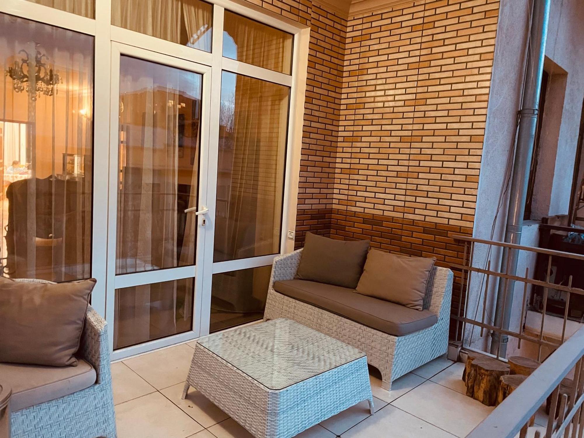 Bright And Modern 4Br Apartment - Center Of يريفان المظهر الخارجي الصورة