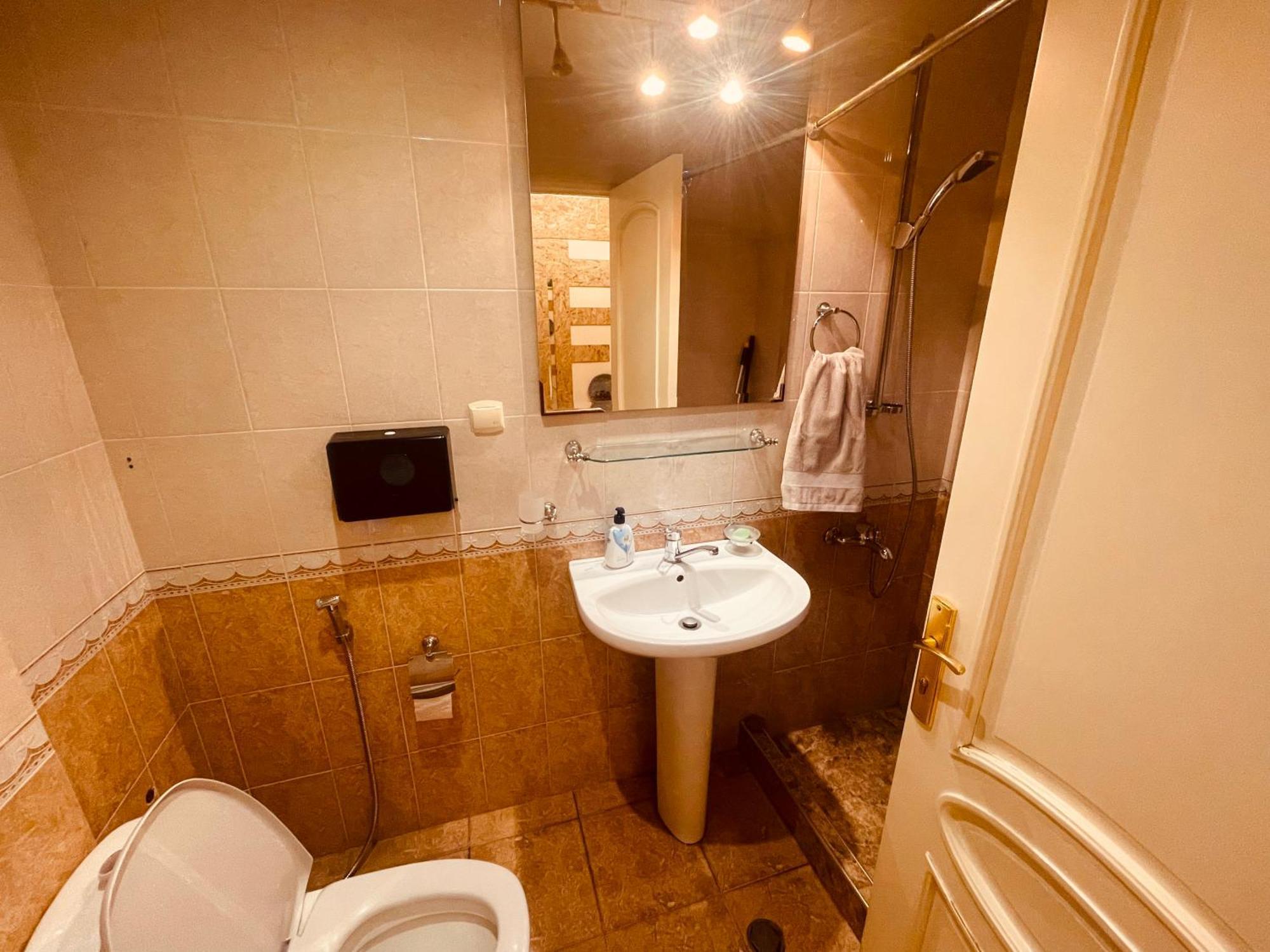 Bright And Modern 4Br Apartment - Center Of يريفان المظهر الخارجي الصورة