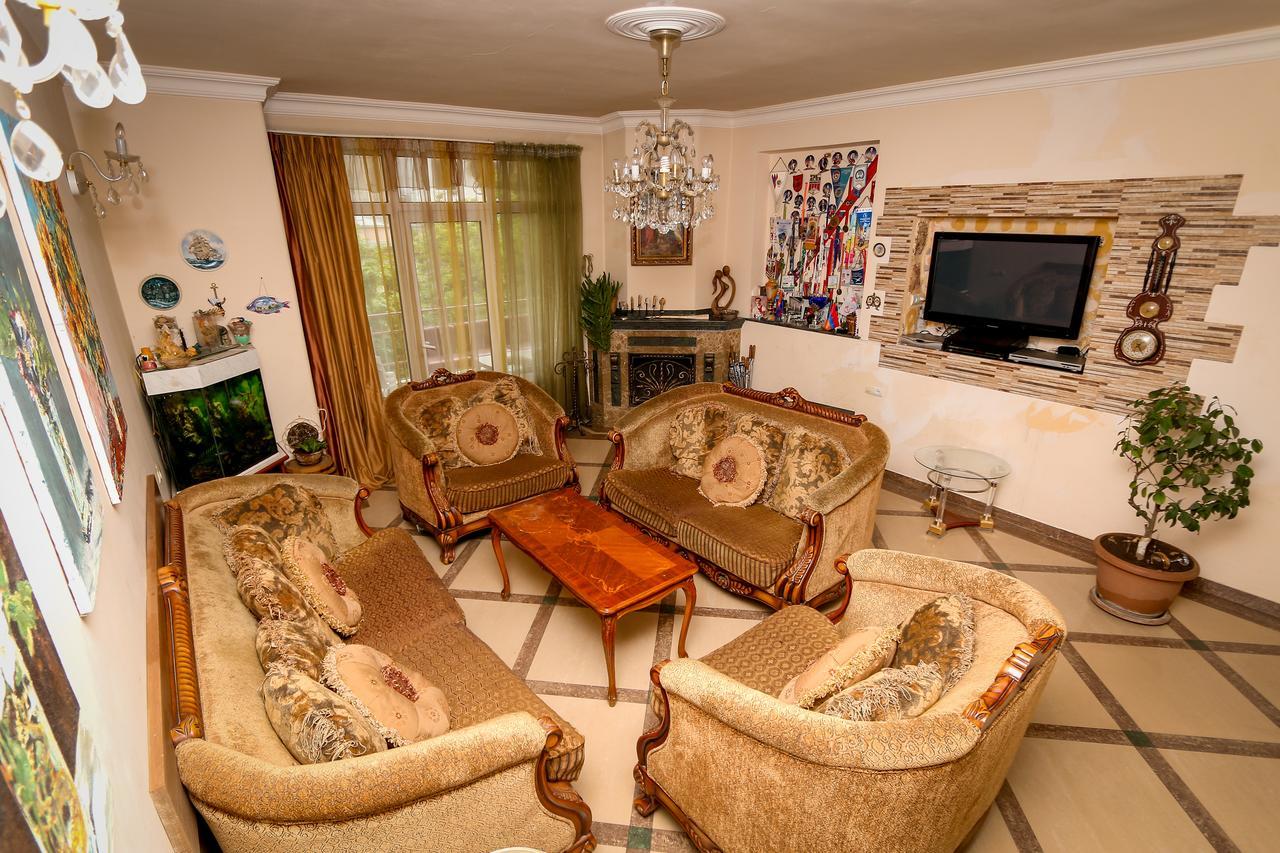 Bright And Modern 4Br Apartment - Center Of يريفان المظهر الخارجي الصورة