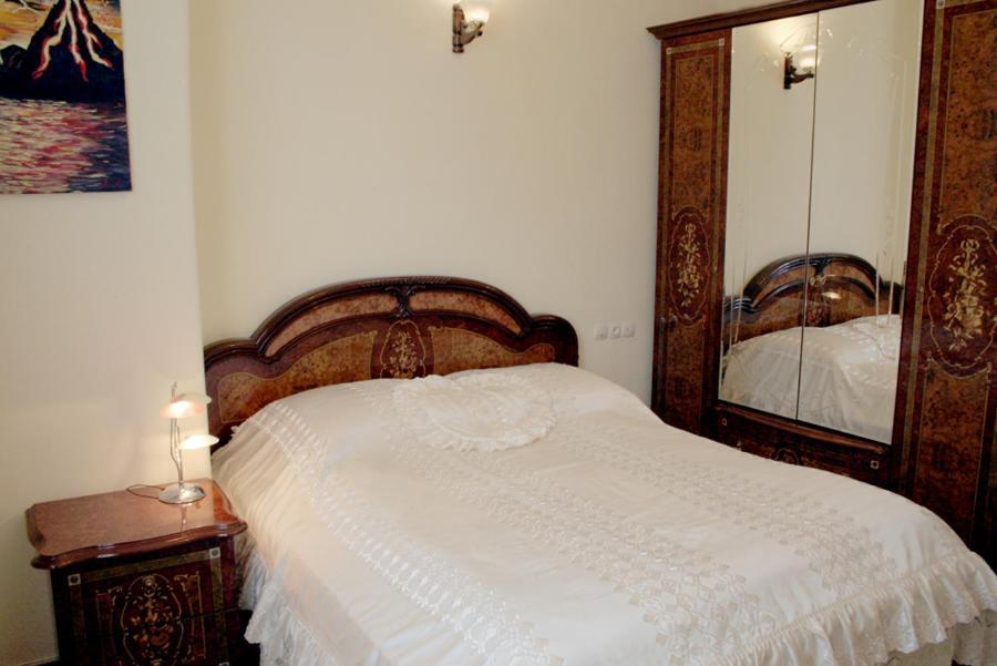 Bright And Modern 4Br Apartment - Center Of يريفان المظهر الخارجي الصورة